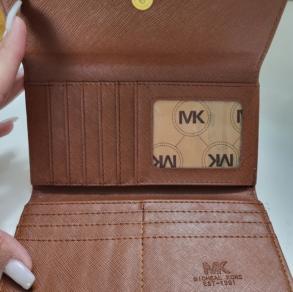 MK wallet - Picture 3 of 4